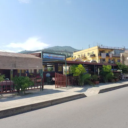 Vite Di Giada * Reitano